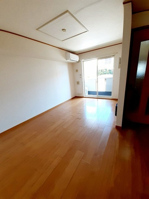 【居間・リビング】 | ラッフィナートカーサ壱番館 | ☆神戸市須磨区　ラッフィナートカーサ壱番館☆