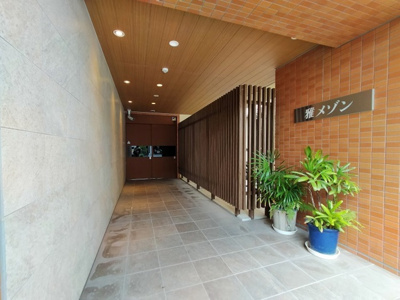 【エントランス】 | 雅メゾン
