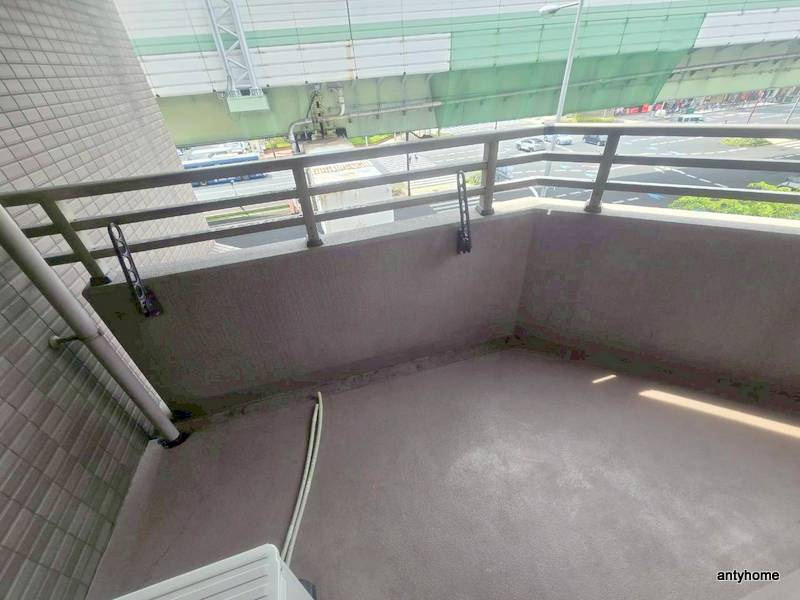 SWISS難波西　仲介手数料無料のバルコニー