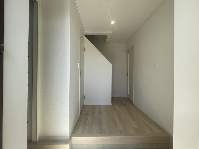 クレイドルガーデン八戸市小中野第7　1号棟の玄関