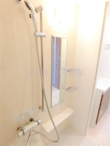 ドゥーエ梅屋敷の浴室