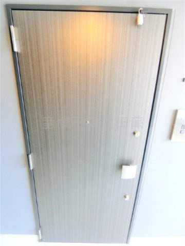 ドゥーエ梅屋敷の玄関