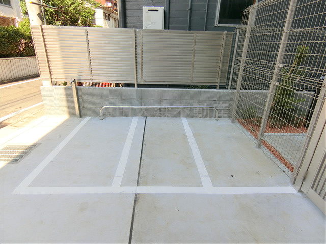 ドゥーエ梅屋敷のその他共用部分|バイク置き場　空き状況等詳細はお問合せ下さい。