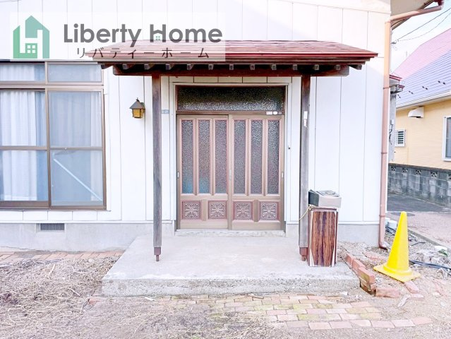 かすみがうら市稲吉東4丁目　中古戸建のエントランス