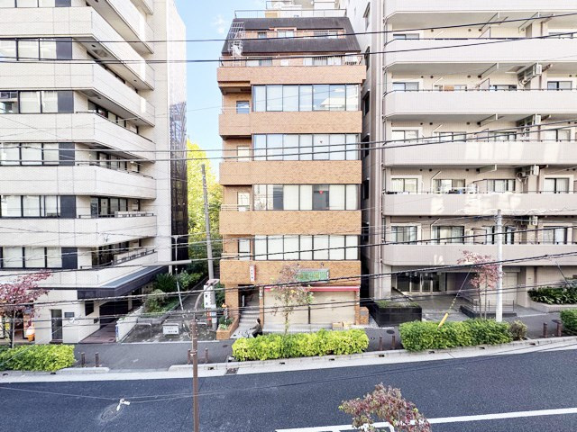 【展望】 | 湯島ビル | バルコニーからの景色です。～即日のご見学可能～　お問合せはお気軽にどうぞ。