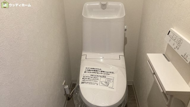 川口市青木2丁目　中古一戸建てのトイレ