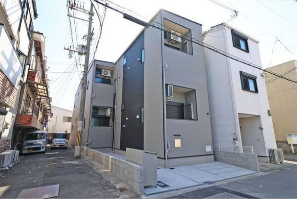 ハーモニーテラス墨江の外観