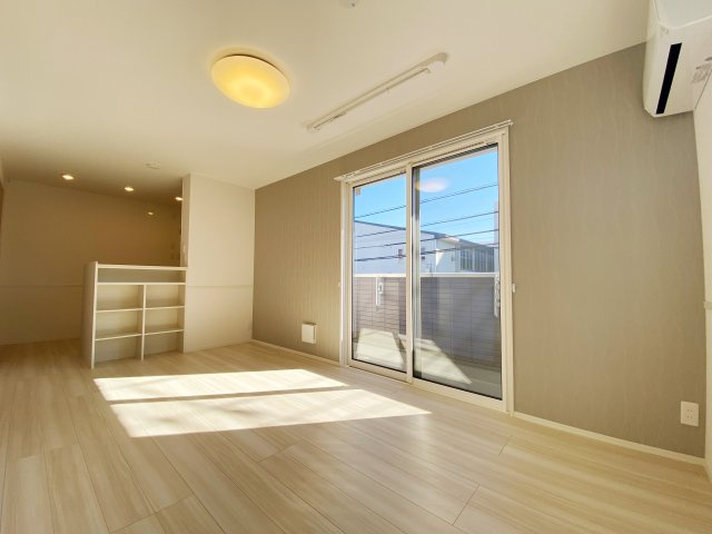 グラセフルⅢの居間・リビング|別号室の参考写真です。