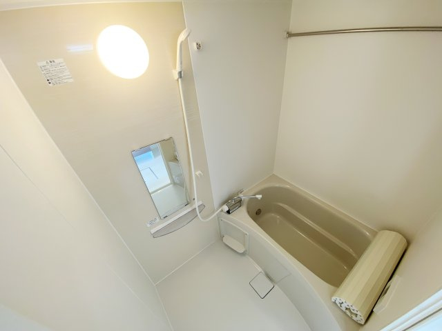 グラセフルⅢの浴室|別号室の参考写真です。