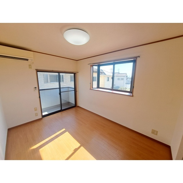 ロックハイツ2の居間・リビング|使いやすい居間です