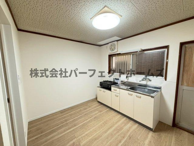 萱島東2丁目テラスハウスの居間・リビング|ゆったりとした居間です