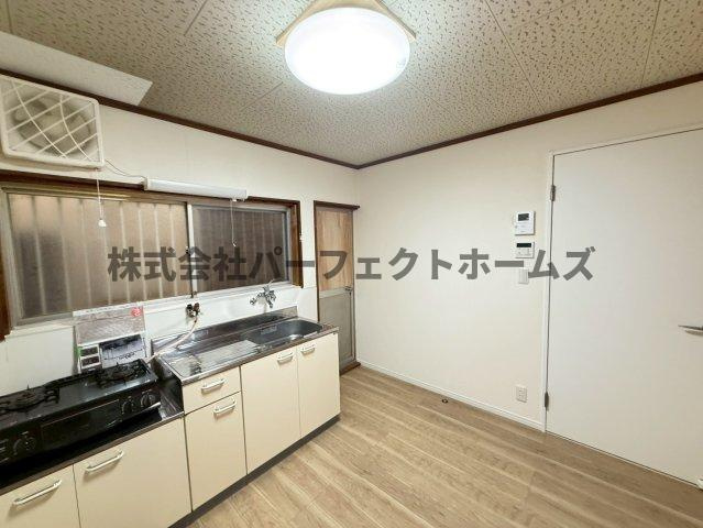 萱島東2丁目テラスハウスのキッチン|きれいなキッチンです