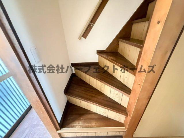 萱島東2丁目テラスハウスの内装|明るい室内です