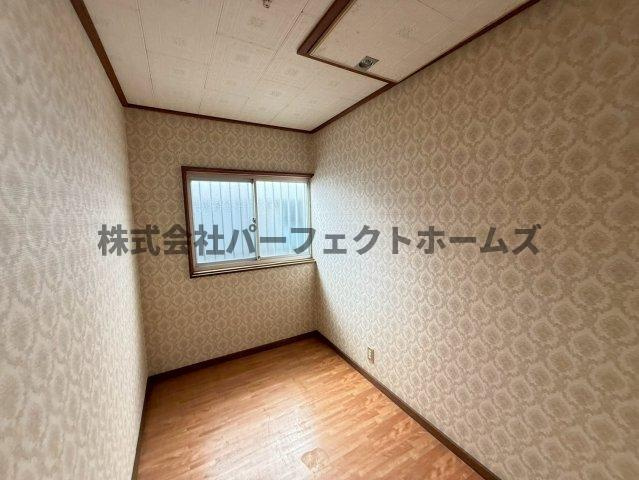 萱島東2丁目テラスハウスの洋室|落ち着いた色調の洋室です