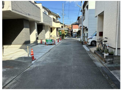 売新築戸建　静岡市葵区北番町の前面道路含む現地写真