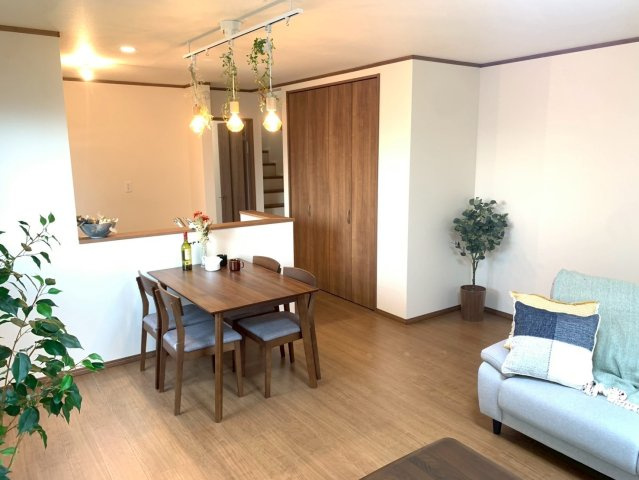 売新築戸建　静岡市葵区上土２丁目の居間・リビング