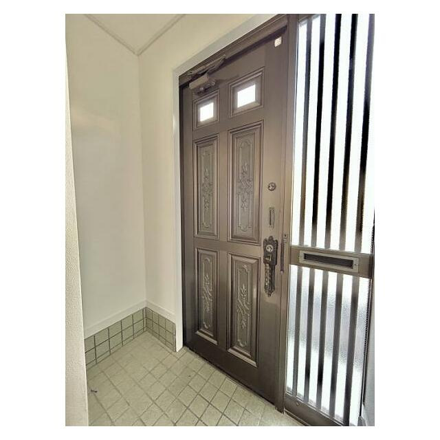 売中古戸建　静岡市葵区平和1丁目の玄関