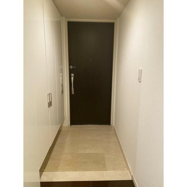 ＫＷレジデンス桜新町の玄関