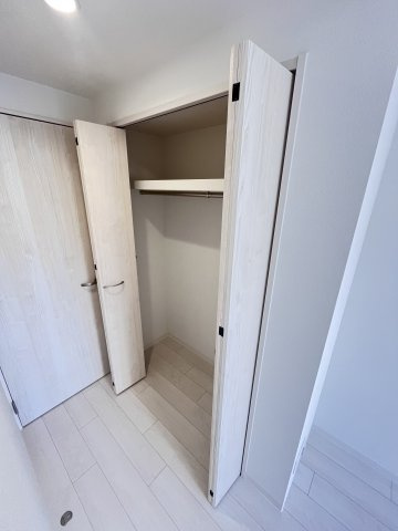 大阪市城東区東中浜２丁目の賃貸マンションの収納