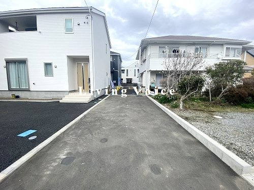 【居間・リビング】 | 【仲介手数料０円】秦野市新町第4　新築一戸建て　全2棟 | 秦野市新町第4　新築一戸建て　全2棟