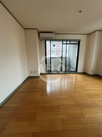 ゴックス南森町の居間・リビング|ゴックス南森町　洋室