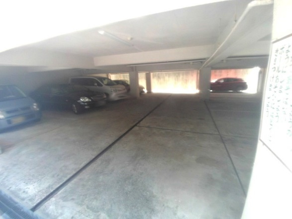 マンション朝霧３号館の駐車場