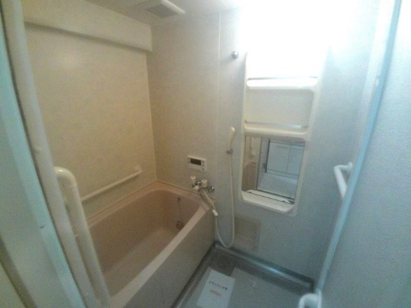 マンション朝霧３号館の浴室