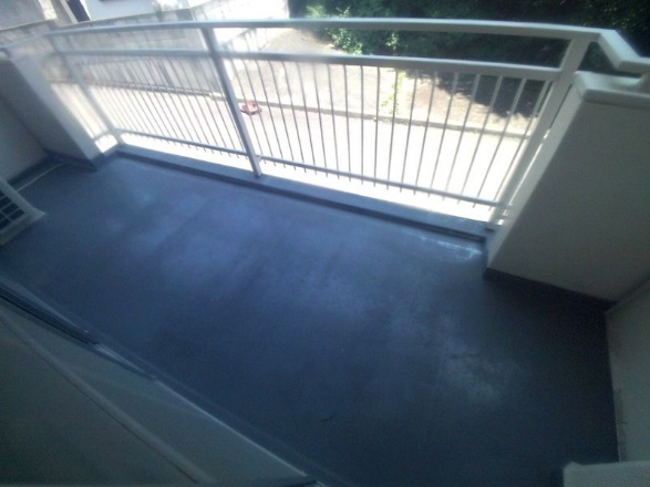 マンション朝霧３号館のバルコニー