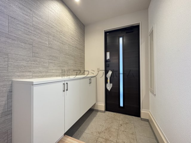 所沢市東狭山ケ丘1丁目・全1棟　新築一戸建　～駅徒歩5分～の玄関