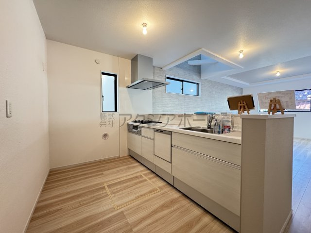 所沢市東狭山ケ丘1丁目・全1棟　新築一戸建　～駅徒歩5分～のキッチン|対面式のシステムキッチン