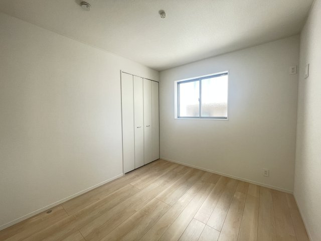クレイドルガーデン八戸市小中野第7　2号棟の洋室