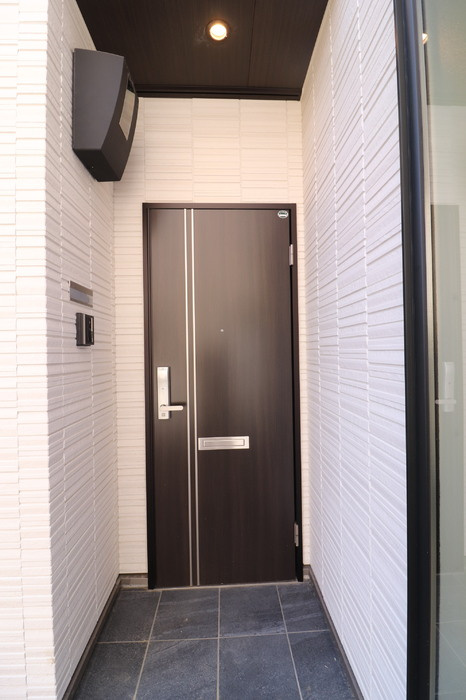 DCR大久保領家の玄関