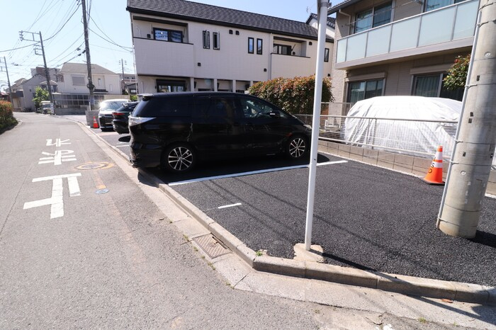 DCR大久保領家の駐車場