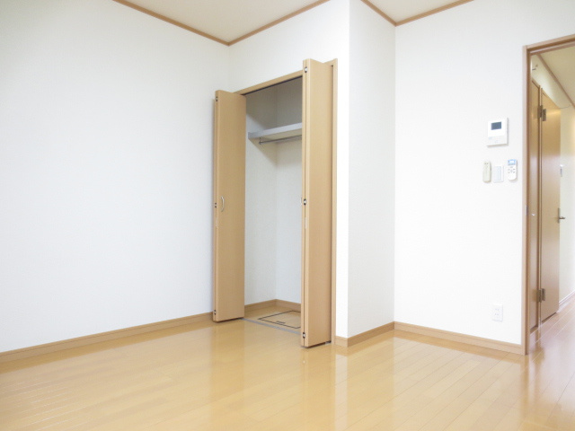 アムールモネの居間・リビング|別号室の参考写真です。