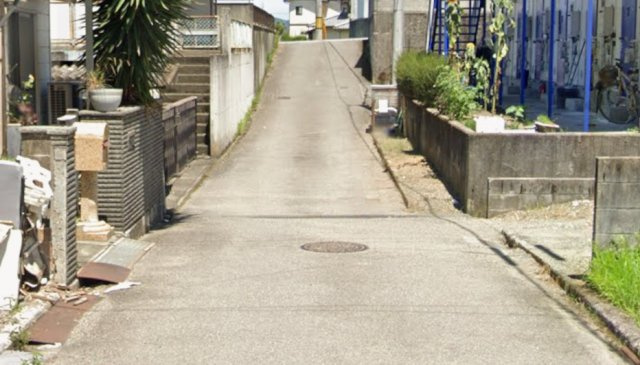 中萩町　売土地の前面道路含む現地写真