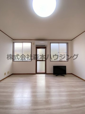 【洋室】 | 　グリーンプラザ | 明るい洋室です