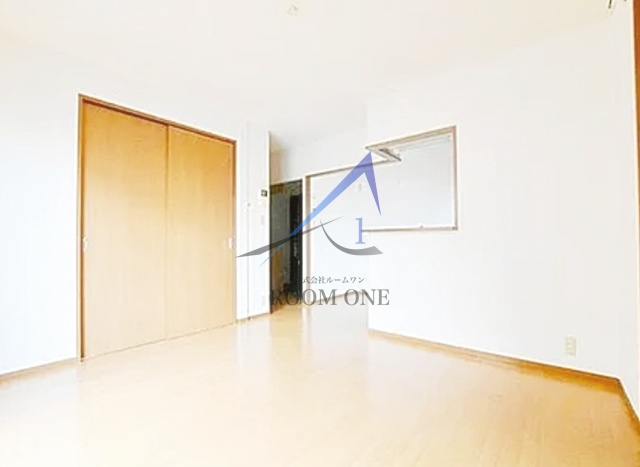 シャルムハイツの居間・リビング|洋室のお部屋です。