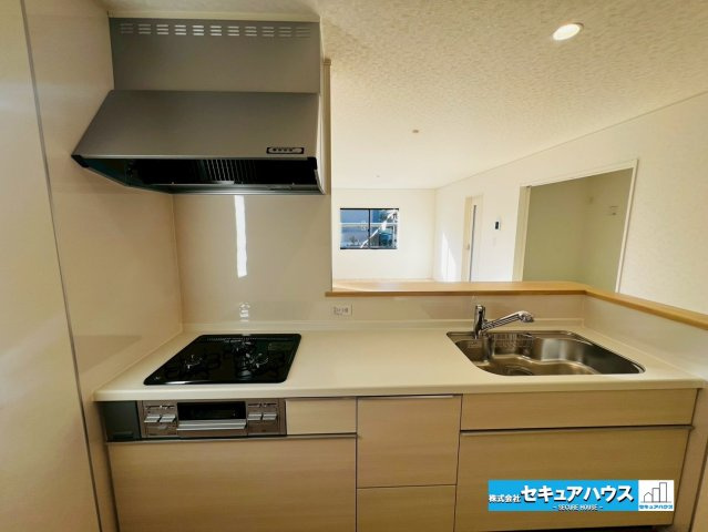 【今からご案内可能】刈谷市泉田町中西　全3棟のキッチン|【キッチン】
◆同時にたくさんの料理が調理できる。「焼く・蒸す・煮る」の工程を同時進行で進めることができるので、料理を素早く作ることができます。育児でバタバタ忙しいママに嬉しい♪