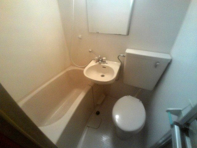 モンテメール学園前の浴室