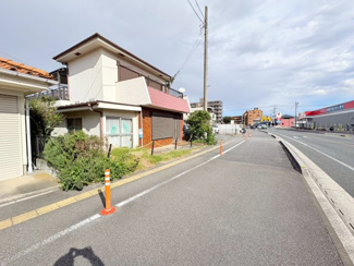 【前面道路含む現地写真】