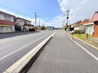 【前面道路含む現地写真】