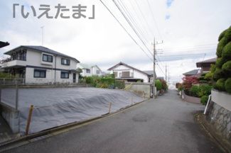 【前面道路含む現地写真】