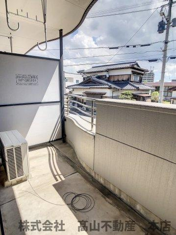 福津市中央５丁目のアパートのバルコニー