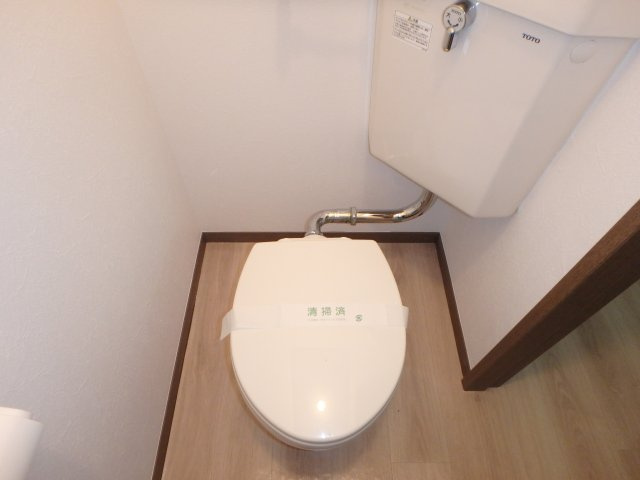 ファミーユ・緑のトイレ