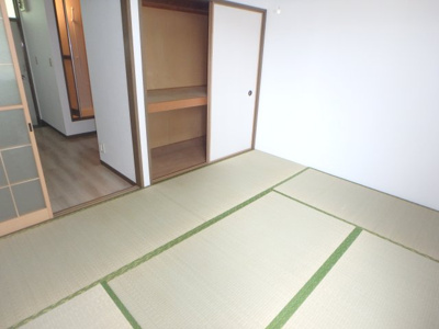 【寝室】 | ファミーユ・緑