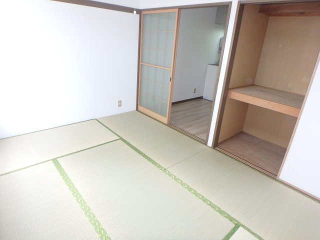 ファミーユ・緑の和室