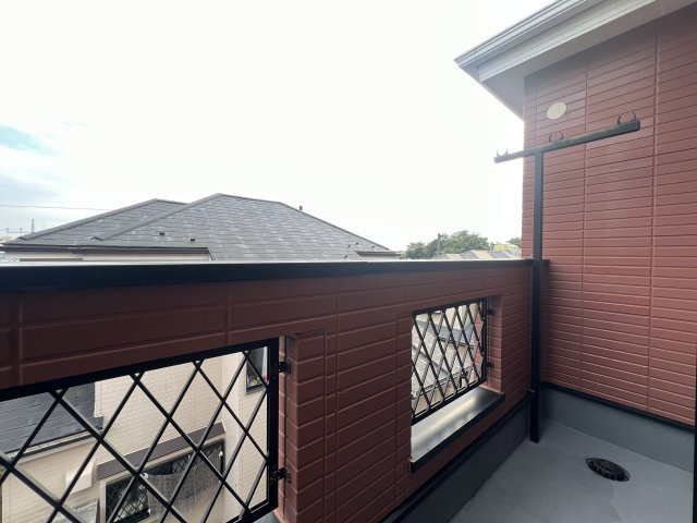 全国の前田さん集まれ！『戸塚区前田町』リフォーム戸建のバルコニー