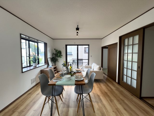 全国の前田さん集まれ！『戸塚区前田町』リフォーム戸建の居間・リビング