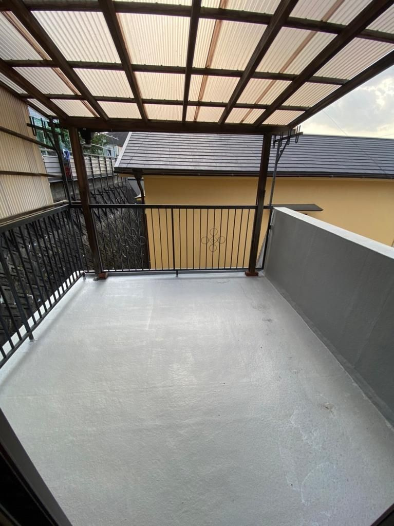 枚方市尊延寺戸建てのバルコニー