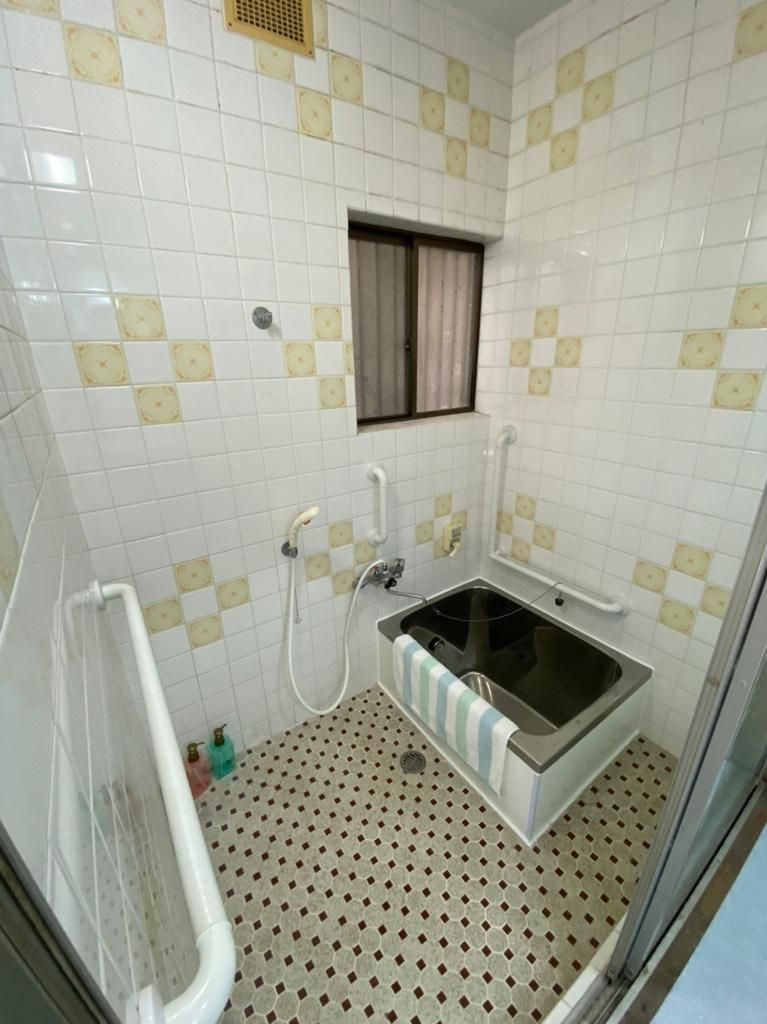 枚方市尊延寺戸建ての浴室